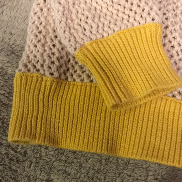 Beautiful Sandro beige yellow SEXY Sweater size 1 - Picture 6 of 6